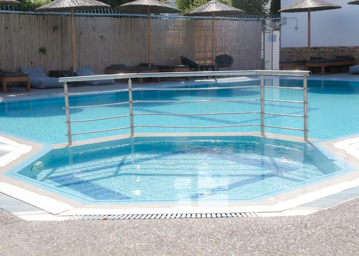 Jp Pool & מלון דירות